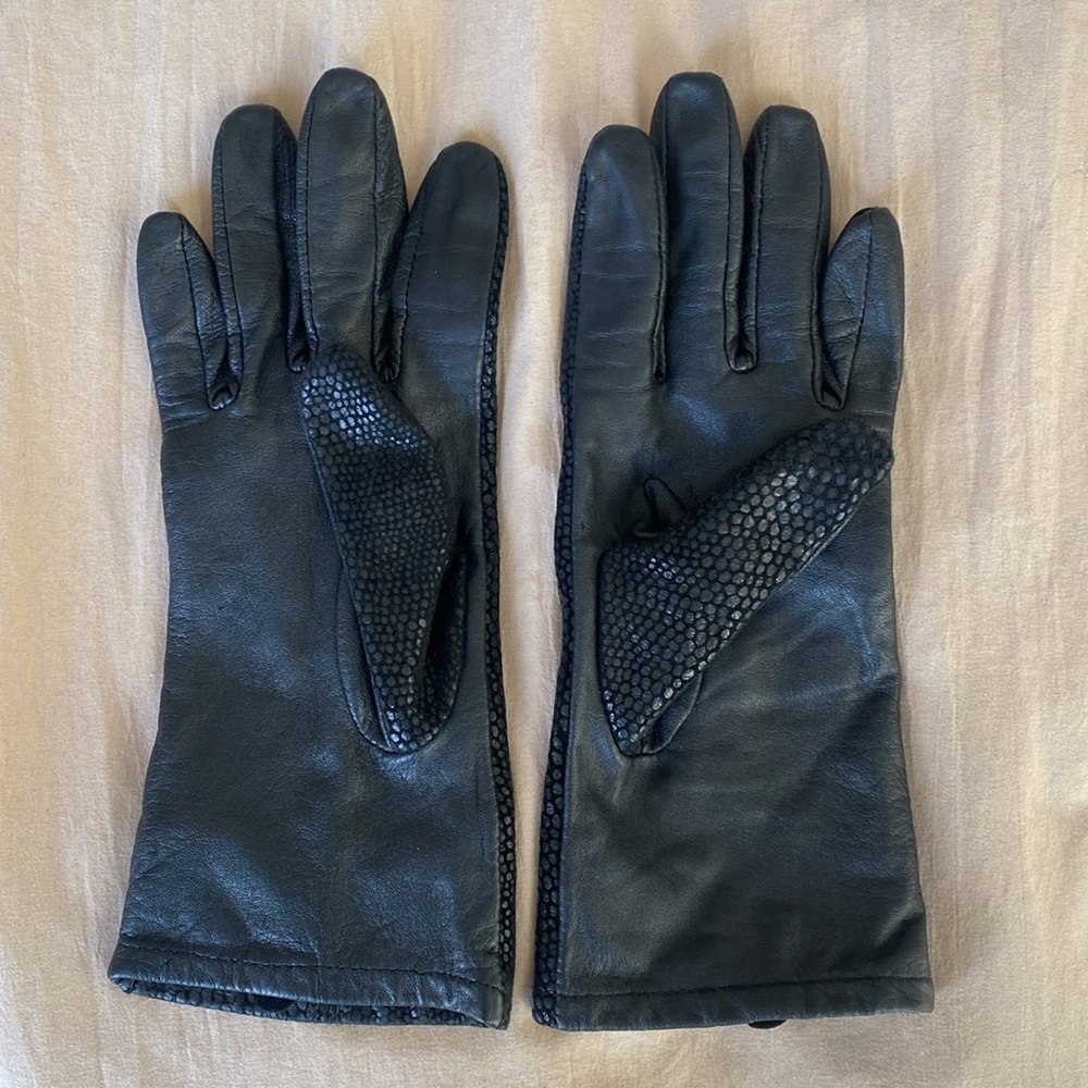 Black Leather Gloves - Picture 3 of 6